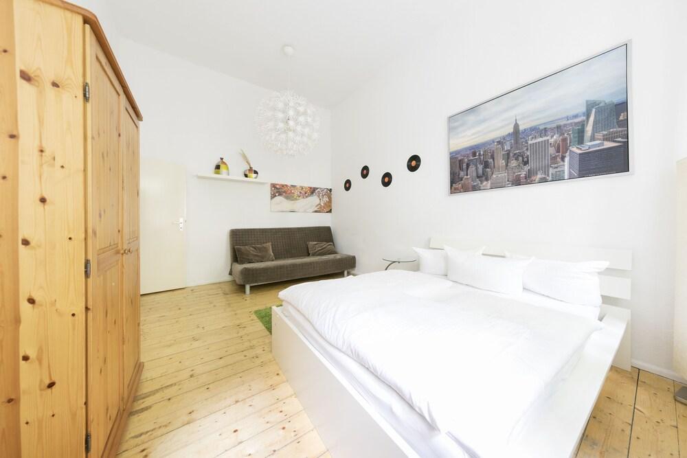 Apartments Berlin Niederbarnimstrasse ภายนอก รูปภาพ